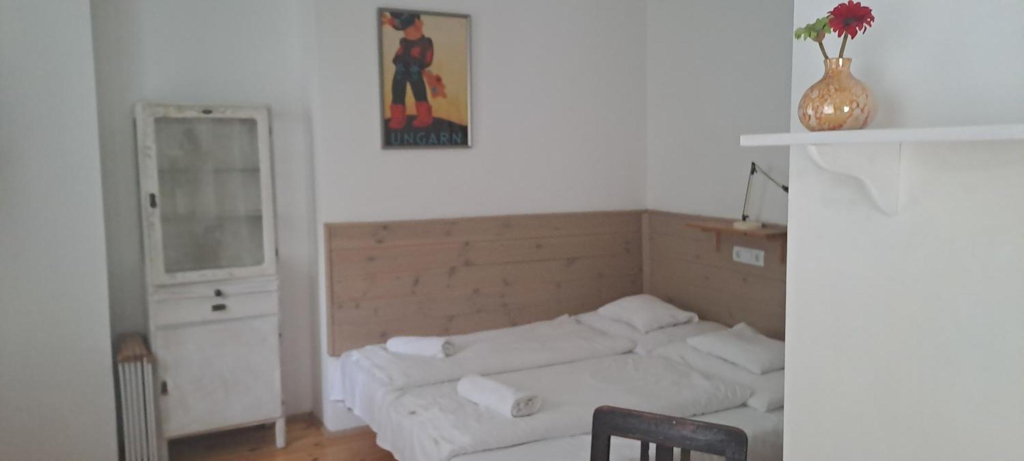 Plitzner Belvarosi Apartmanhaz Eger Buitenkant foto